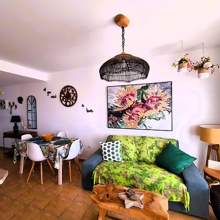 Casa Nesea 2 *
